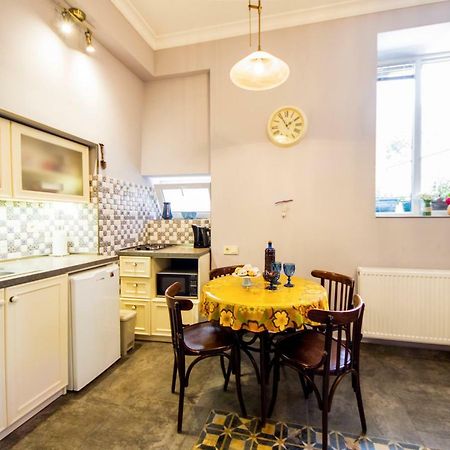 Sofia Apartment In Old Tbilisi Ngoại thất bức ảnh