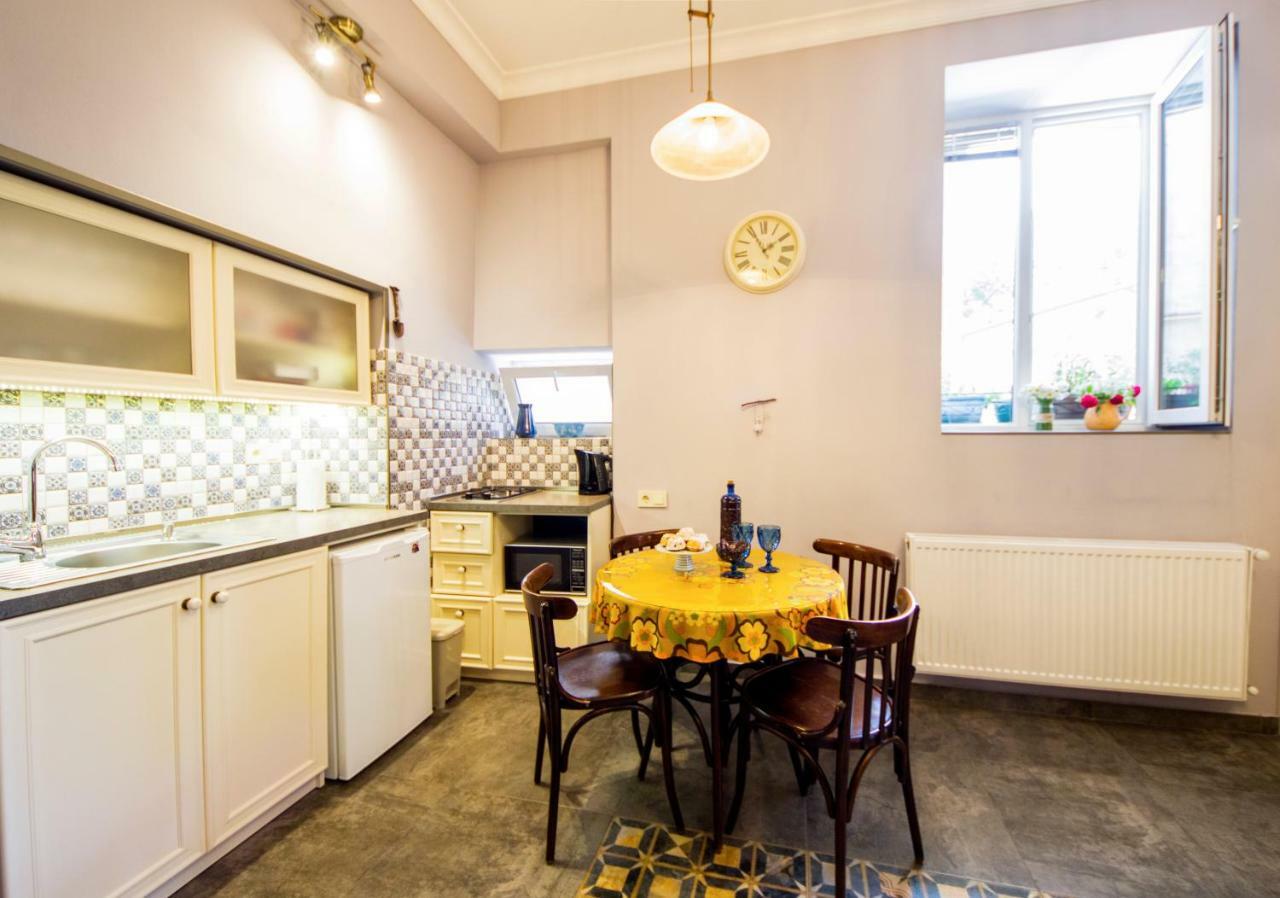 Sofia Apartment In Old Tbilisi Ngoại thất bức ảnh